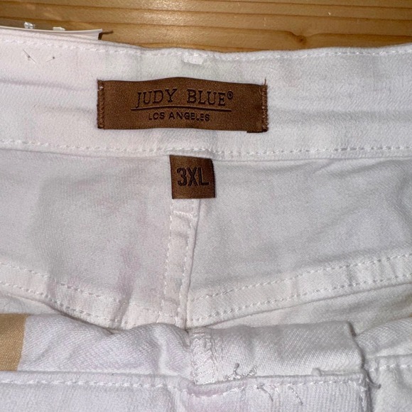 Judy Blue High Rise White Distressed Denim Shorts 3XL NWT Versatile Layering - Picture 3 of 8